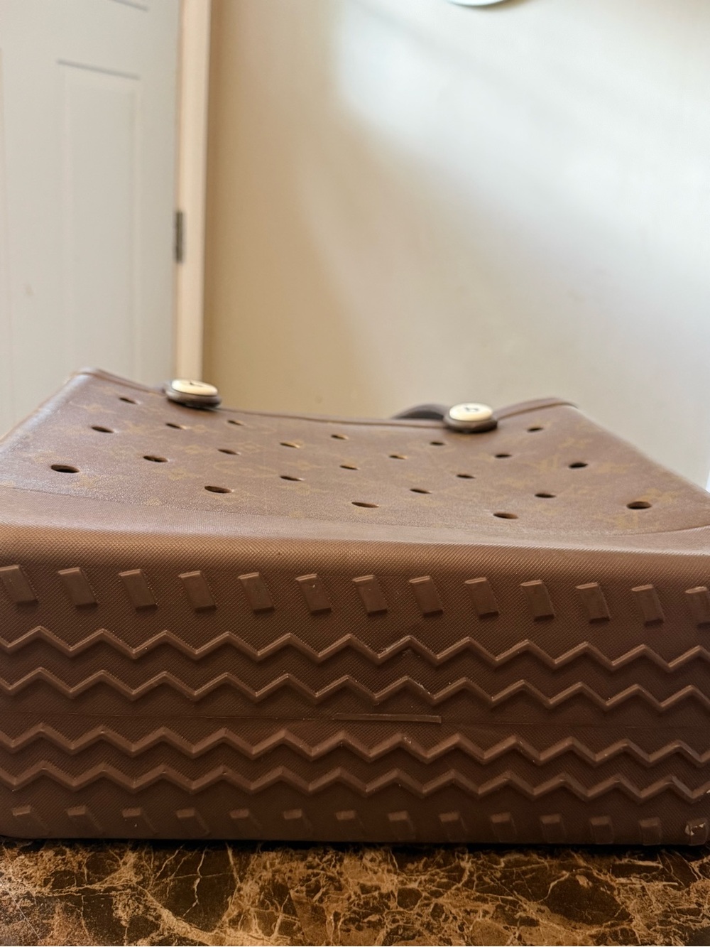 Tote! - Picture 2 of 2